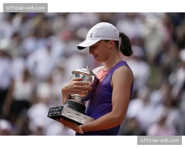 技术解析：斯瓦泰克在红土场上极具统治力的上旋球战术体系